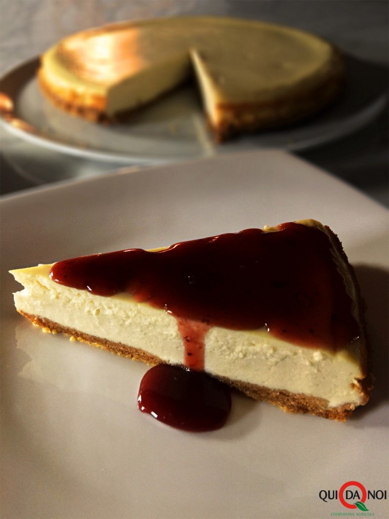 Cheesecake di ricotta alla vaniglia con copertura ai frutti di bosco_Paola Uberti