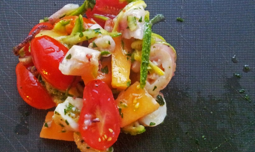 INSALATA DI POLPO CON MELONE, ZUCCHINE E POMODORINI