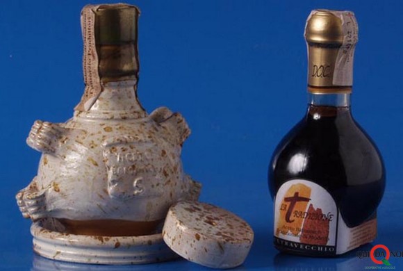 Aceto Balsamico Tradizionale di Modena: in ogni goccia è racchiusa la storia di tante famiglie