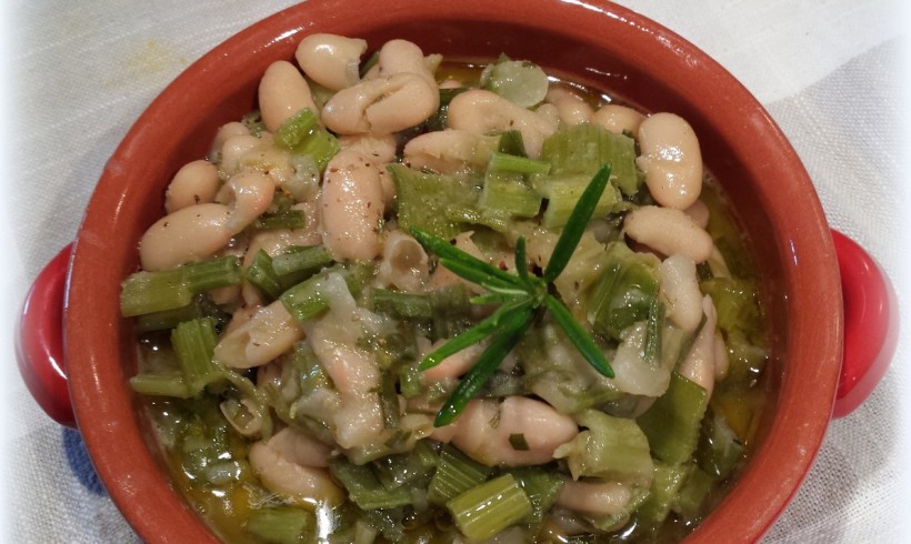 FASUOLI CU L’ACCIA (FAGIOLI CON IL SEDANO)