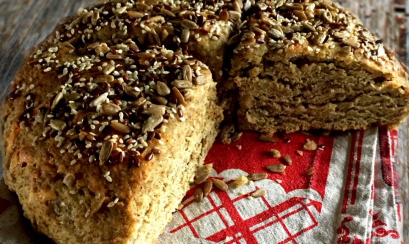 SODA BREAD – PANE SENZA LIEVITO CON FORMAGGIO E SEMI