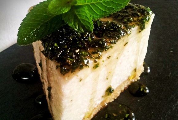 CHEESECAKE SALATO PROFUMATO ALLA GRAPPA CON TOP DI MIELE ALLE ERBE AROMATICHE