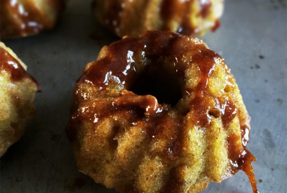 DOLCETTI DI MELE ALLO ZAFFERANO CARAMELLATI