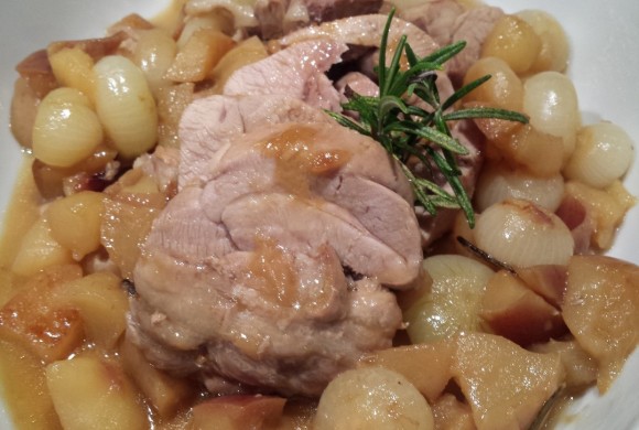 ARROSTO DI TACCHINO CON MELE E CIPOLLINE BORETTANE