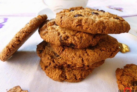 BISCOTTI DI MANDORLE, NOCCIOLE E CIOCCOLATO