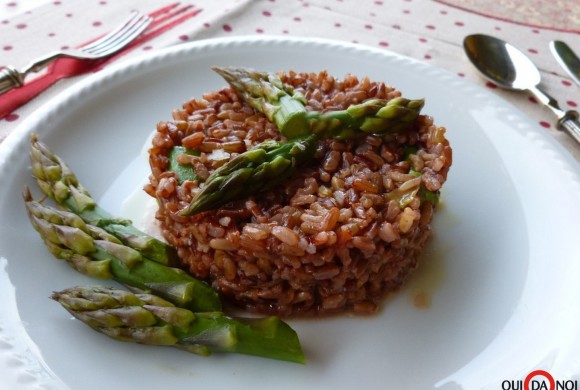 RISO ROSSO SELVAGGIO E ASPARAGI