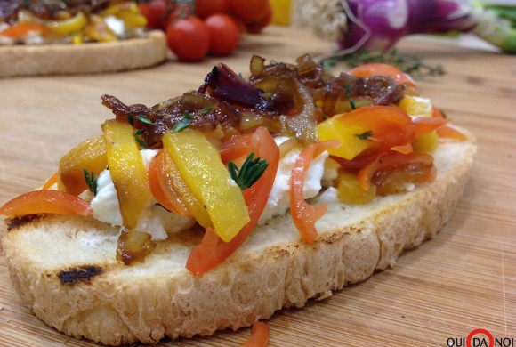 Bruschette con verdure dell’orto e cipollotti di Tropea caramellati con Aceto Balsamico di Modena IGP