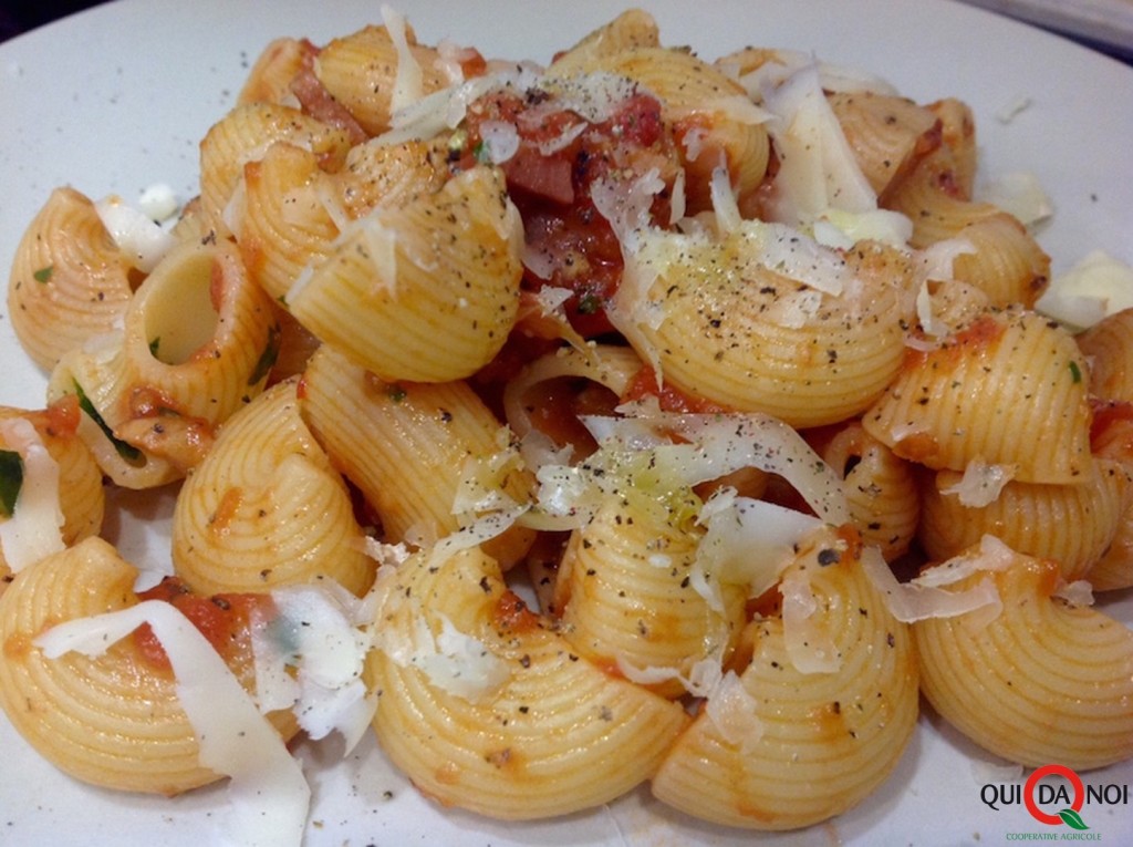 PIPE ROSSE CON FUNGHI E SPECK_ricetta