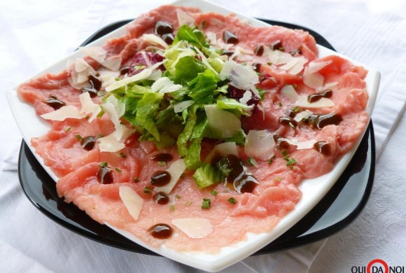 CARPACCIO DI MANZO CON ACETO BALSAMICO DI MODENA IGP “ANTICA TRAMA”