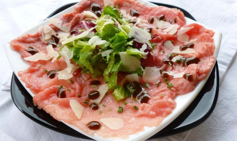 CARPACCIO DI MANZO CON ACETO BALSAMICO DI MODENA IGP “ANTICA TRAMA”