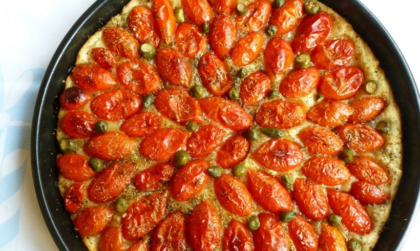 FOCACCIA AI POMODORINI