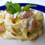 FETTUCCINE AL SALMONE E ZUCCHINE