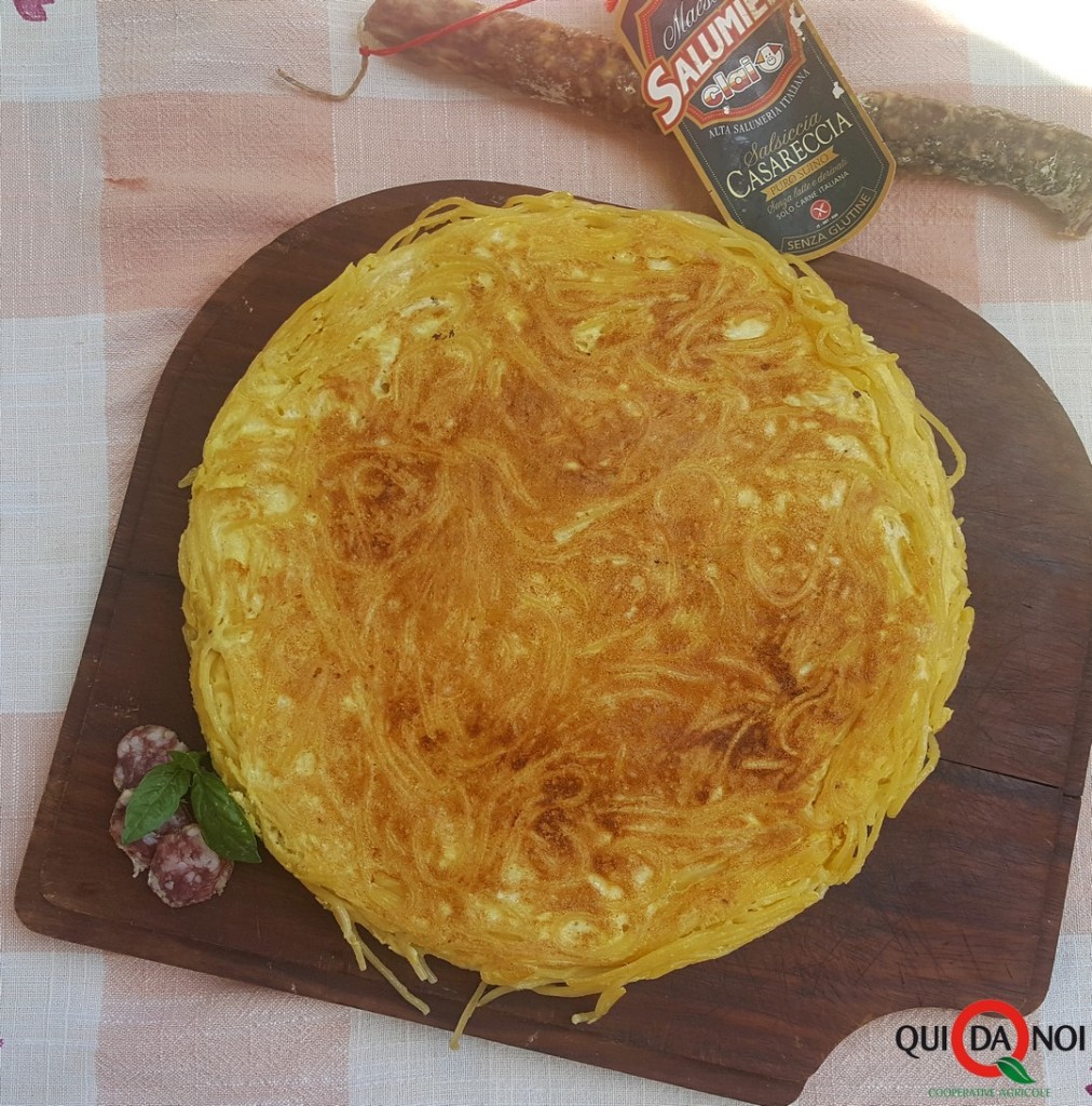 frittata di spaghetti con salsiccia (2)