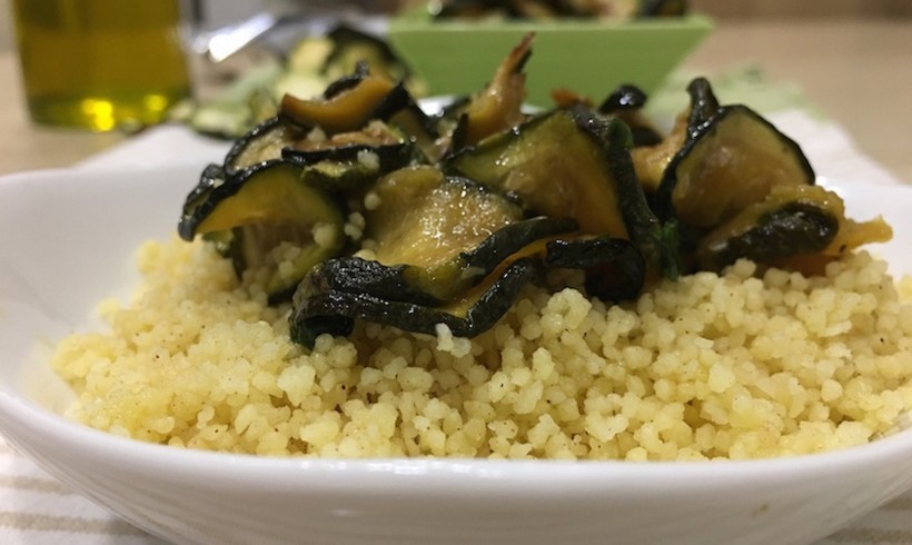 COUS COUS ALLA CANNELLA CON ZUCCHINE TRIFOLATE