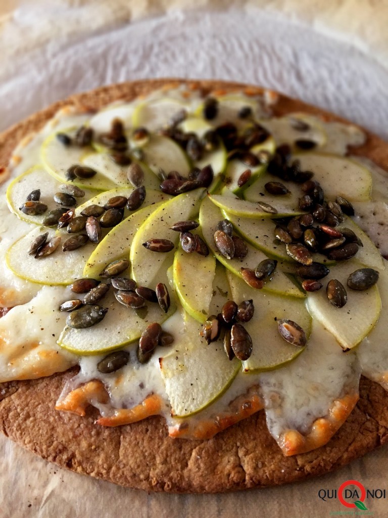 schiacciata-segale-casciotta-mele-semi_Uberti