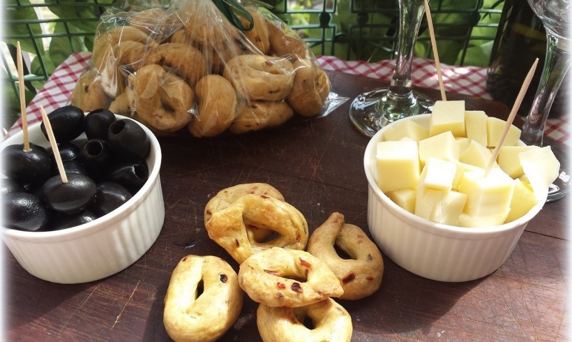 TARALLI AL PEPERONCINO E ROSMARINO