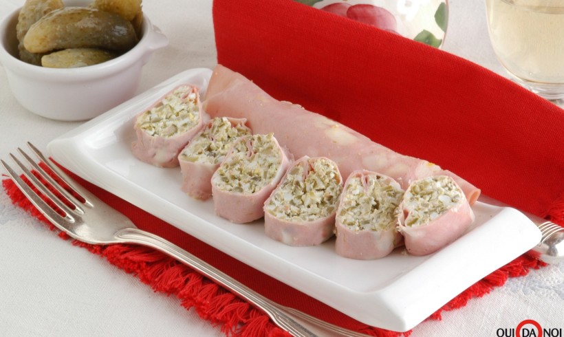 ROTOLINI DI MORTADELLA E ROBIOLA