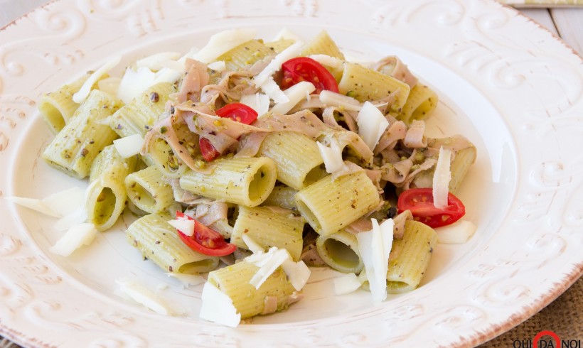 RIGATONI ALLA CREMA DI PISTACCHI, MORTADELLA E CASCIOTTA D’URBINO