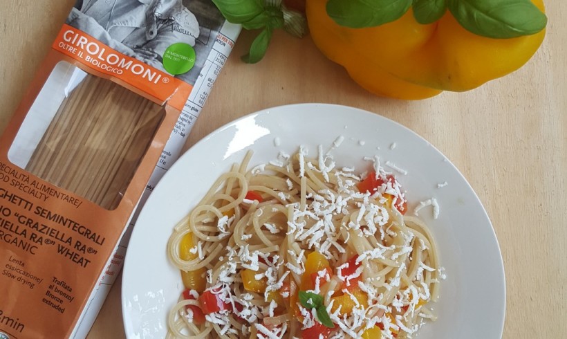 SPAGHETTI SEMINTEGRALI CON PEPERONI E RICOTTA SALATA