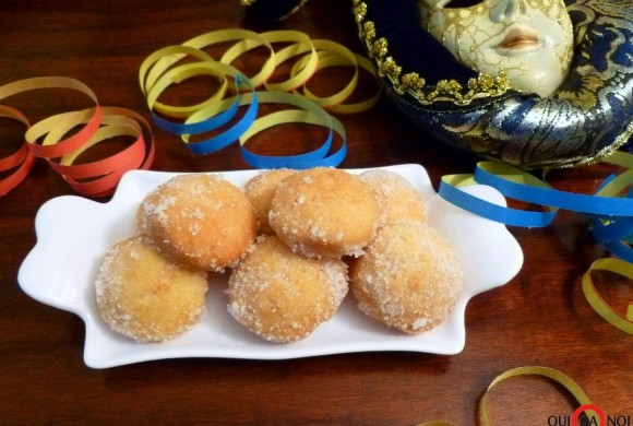 CASTAGNOLE AL LIMONCELLO