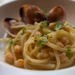 Spaghetti alle vongole con ceci