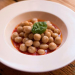 Chicche di pane in zuppetta di pomodoro