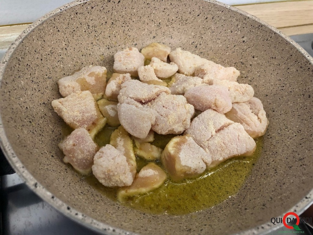 bocconcini di pollo con patate e datterini_fernanda demuru (1)