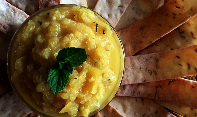 Chutney di ananas alla menta con cialdine al cumino