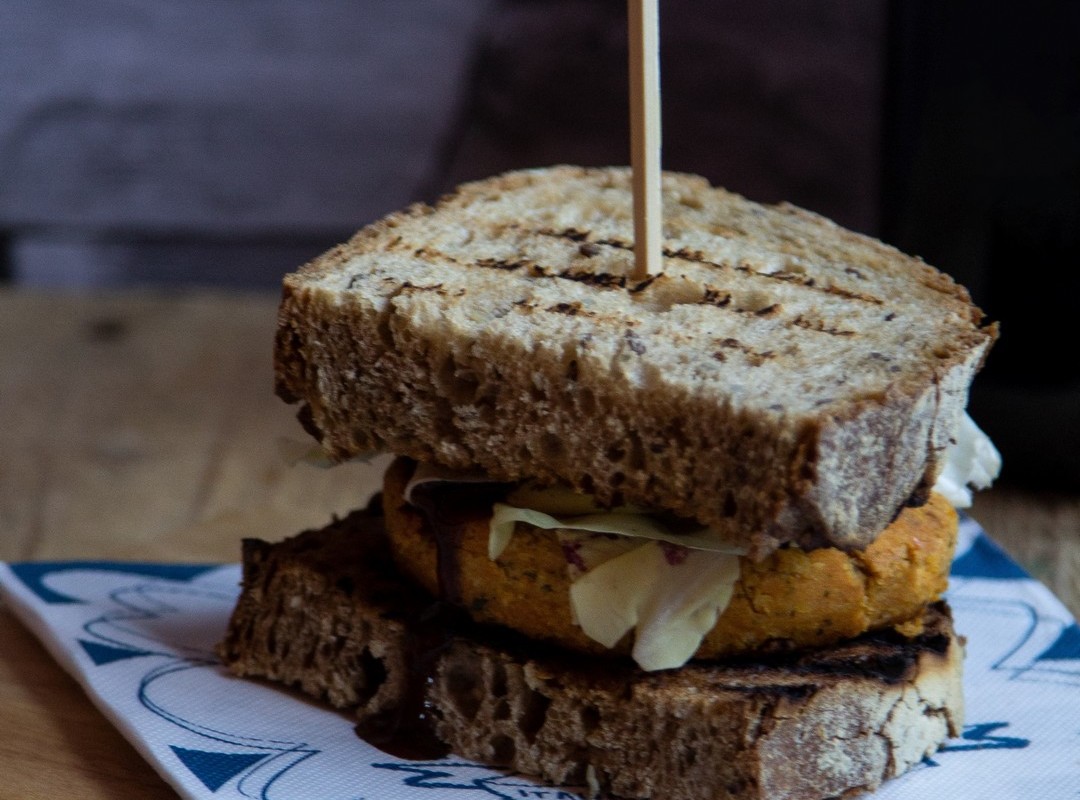 Burger di lupini alla mediterranea_monica martino