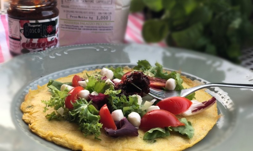 Galletta alla semola con curcuma e basilico