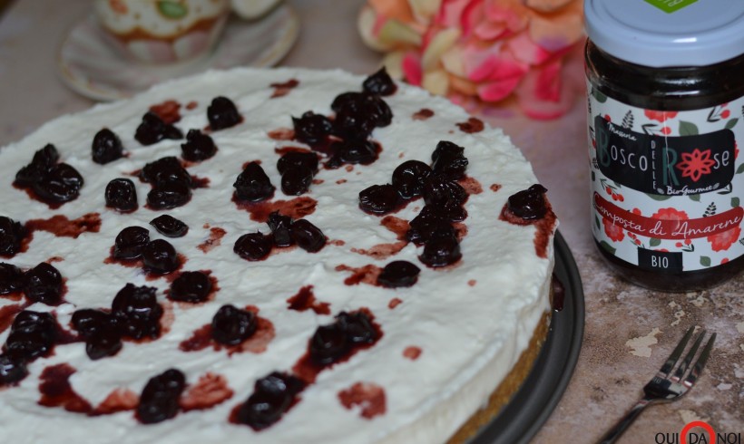 Cheesecake alla prescinseua con composta di amarene