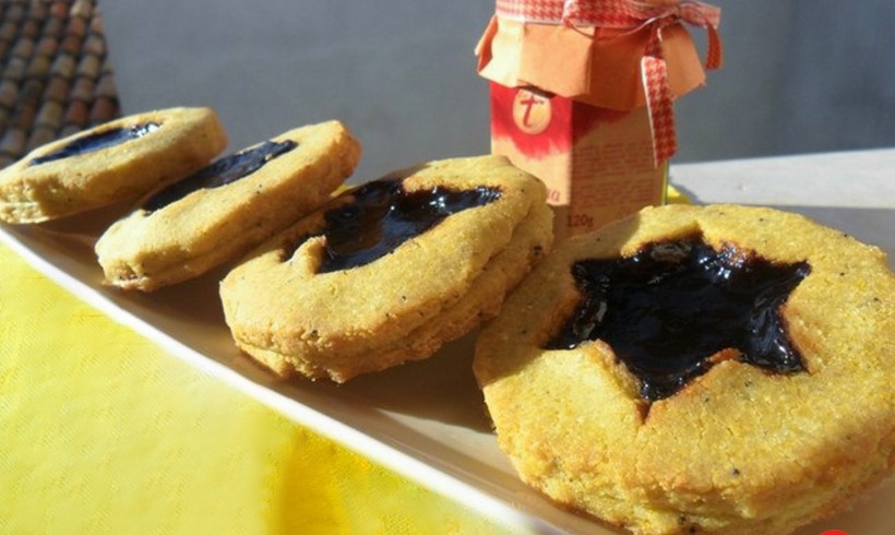 Biscotti “occhio di bue” salati alla gelatina di Aceto Balsamico di Modena