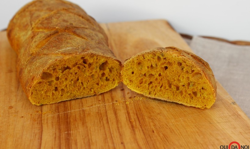 Pane alla curcuma e finocchietto