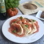 Caprese con filetto di cefalo affumicato