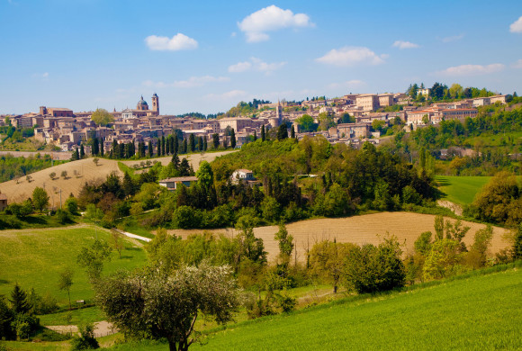 Storie ed estimatori della Casciotta d’Urbino, in un avvincente viaggio tra Marche e Lazio