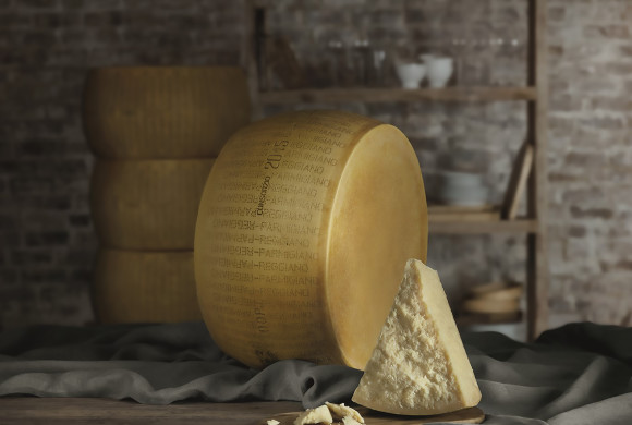 Consorzio Parmigiano Reggiano: nasce il primo negozio online per acquistare direttamente dai produttori