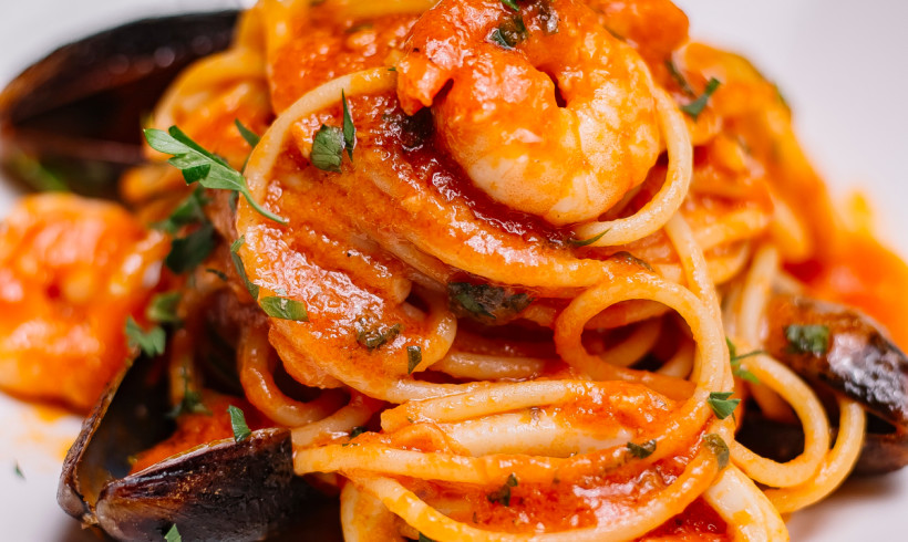 Felicità per 6 su 7 è uno spaghetto al ristorante vista mare