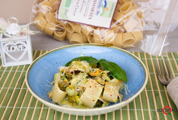 Calamarata con zucchine e fonduta di parmigiano