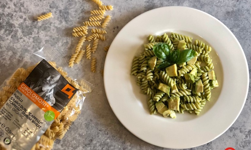 Fusilli al pesto e avocado