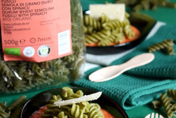 Fusilli agli spinaci con crema di pomodoro al limone