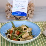 Mezzi rigatoni integrali con fagiolini, pomodorini e caciocavallo