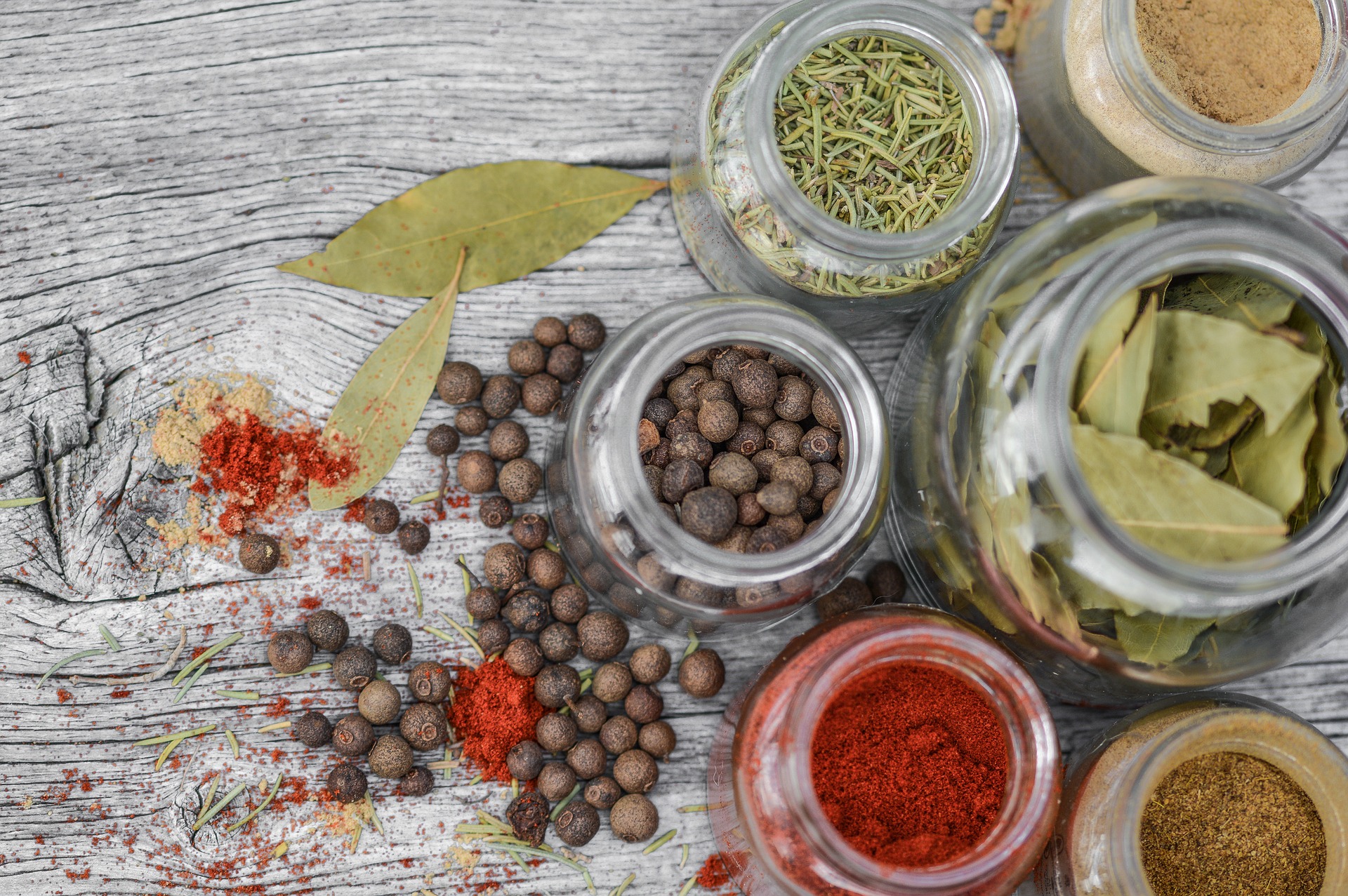 Cucina e dietetica nel tempo: l'utilizzo delle spezie e delle erbe  aromatiche