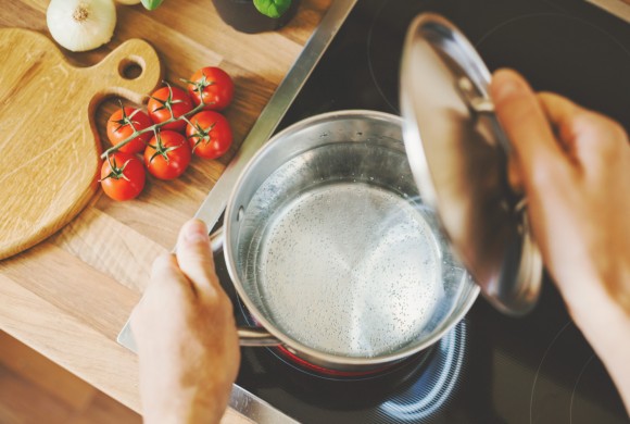 Cucina sostenibile: 10 consigli per il bene del Pianeta e del portafogli