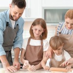 Cucinare insieme a papà e mamma: una straordinaria attività educativa!